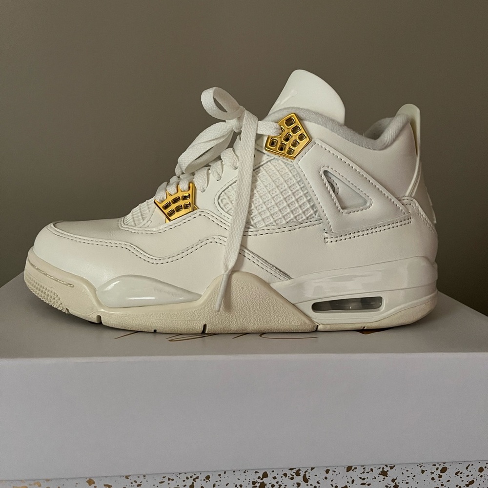 Nike Air Retro 4, Women’s 7.5, like new-barely worn